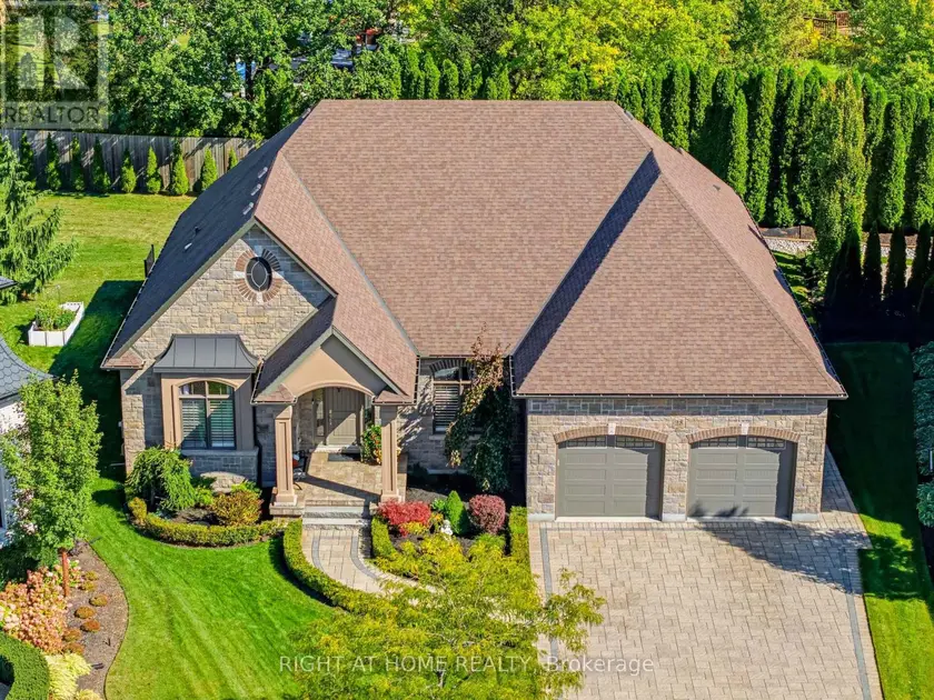 Detached at 28 SANDALWOOD CRESCENT, Niagara-on-the-Lake