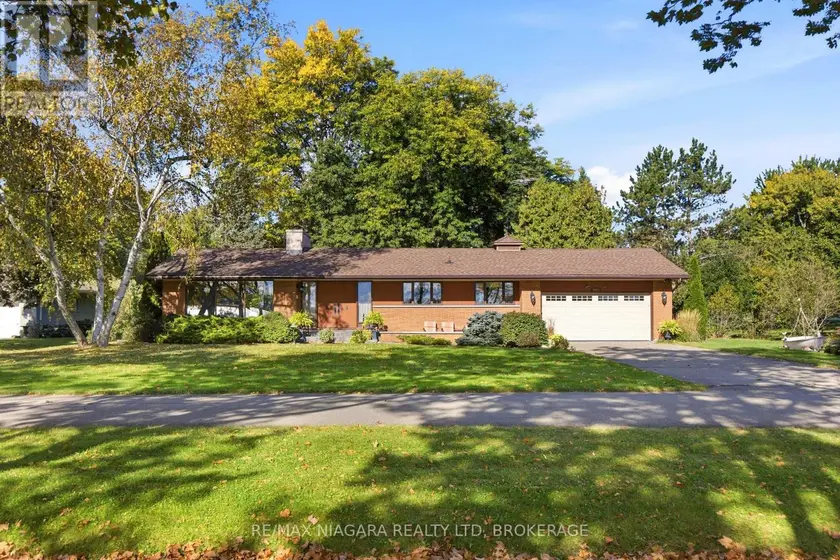 Detached at 9985 NIAGARA RIVER PARKWAY, Niagara Falls