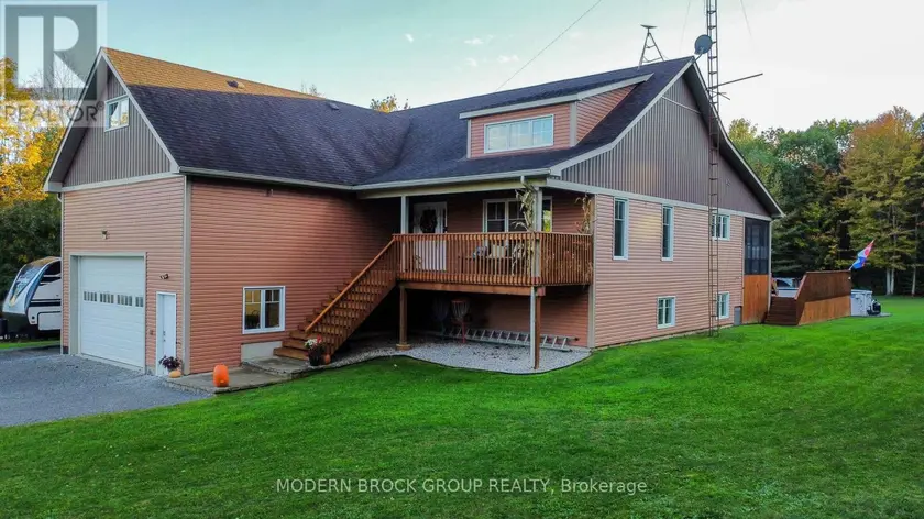 Detached at 204 COUNTY RD 5 ROAD, Front of Yonge