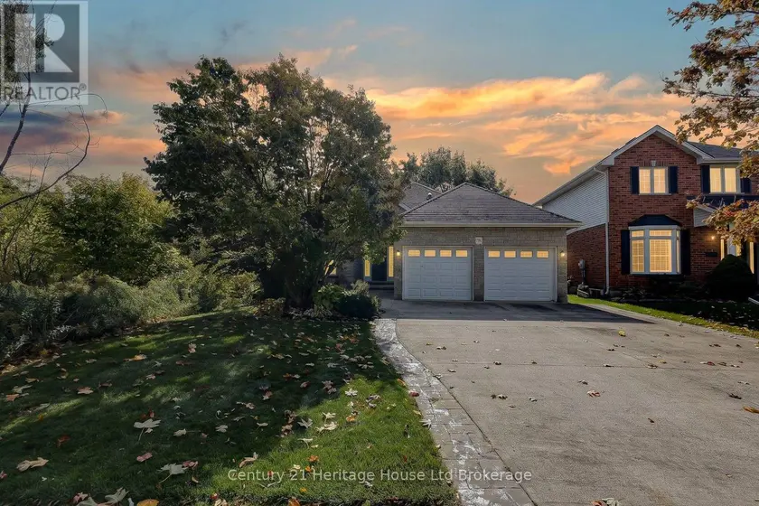 Detached at 796 SPRINGBANK AVENUE N, Woodstock