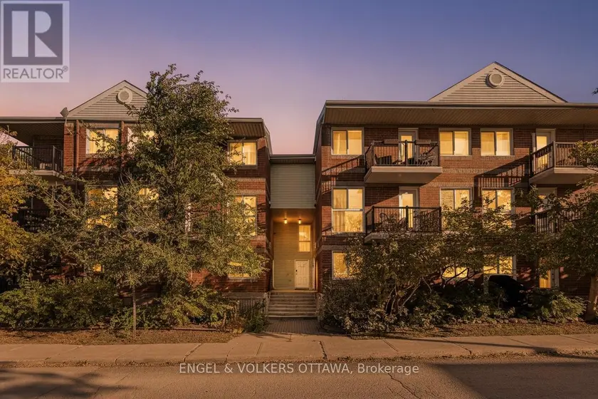 Townhouse at 3 - 4 O'MEARA STREET, Ottawa