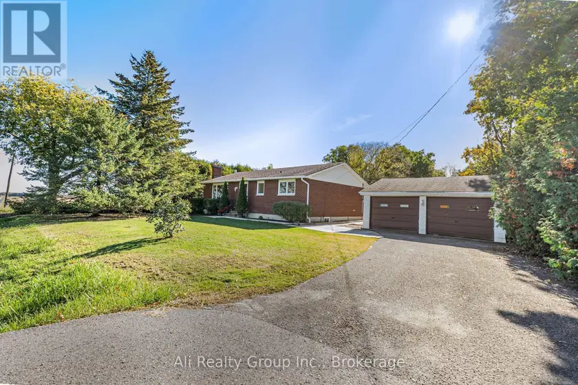 Detached at 2318 CENTURY ROAD, Ottawa