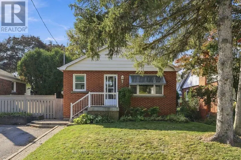 Detached at 7 SHELDON STREET, Hamilton