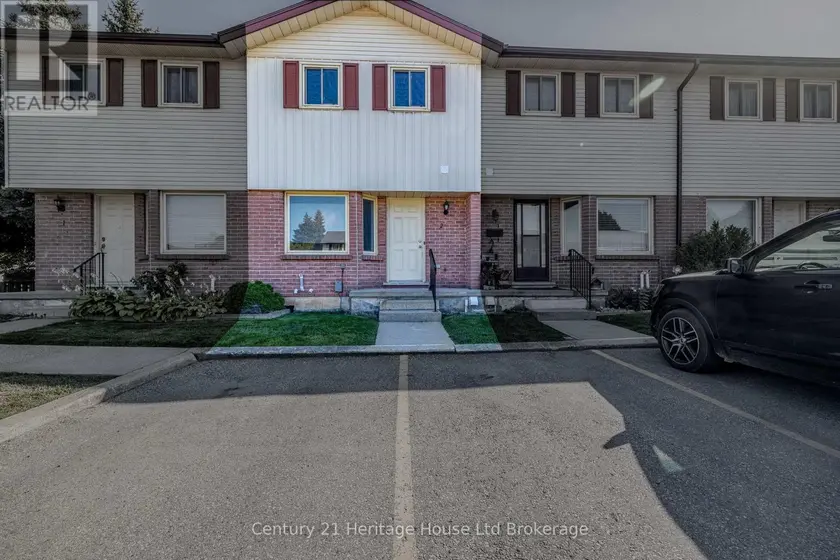 Townhouse at 2 - 1135 NELLIS STREET, Woodstock