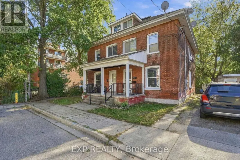 Multiplex at 11 HART STREET, Brant