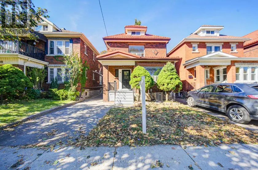 Detached at 176 LONDON STREET S, Hamilton