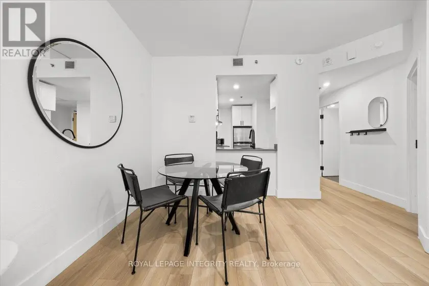 Multiplex at 917 - 161 LAURIER AVENUE W, Ottawa