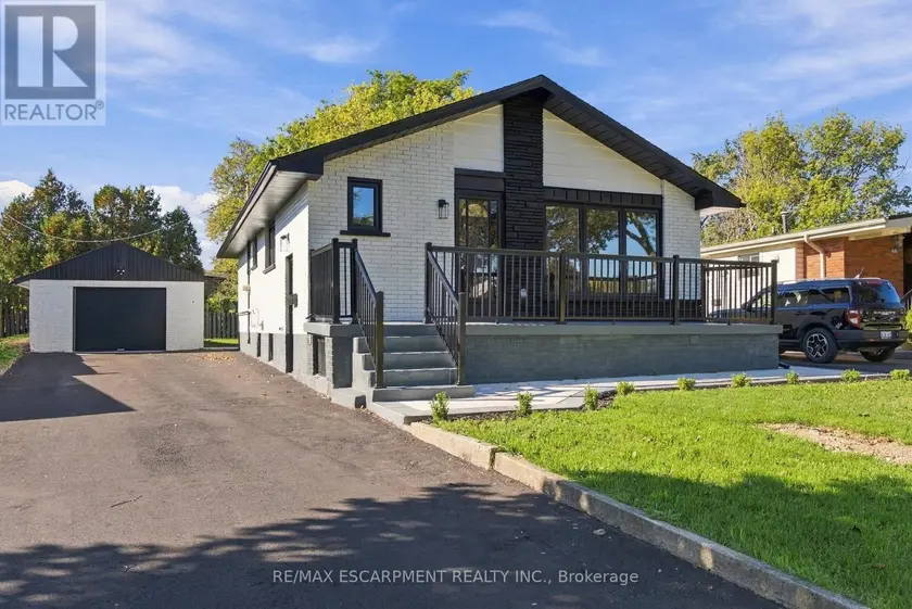 Detached at LOWER - 46 BOBOLINK ROAD, Hamilton