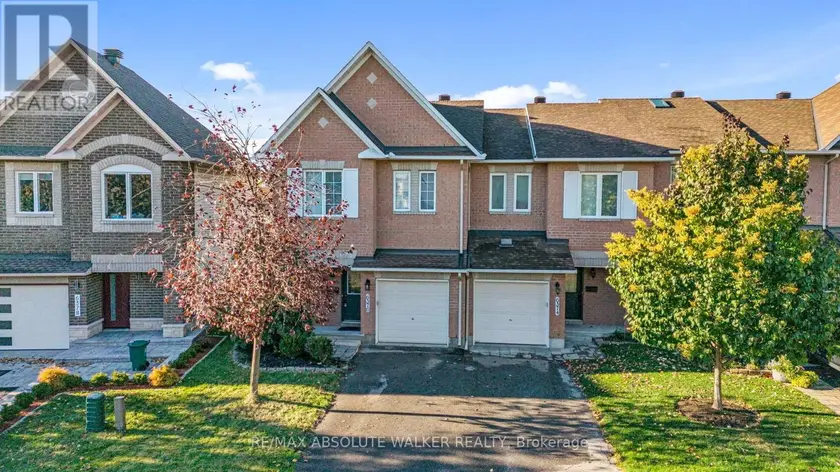Townhouse at 6376 SABLEWOOD PLACE, Ottawa