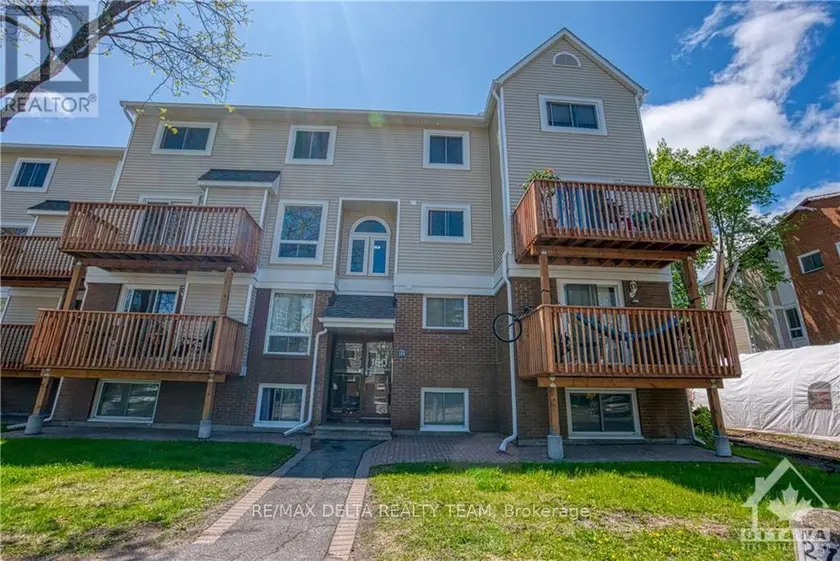Apartment at 6 - 160 FENERTY COURT, Ottawa