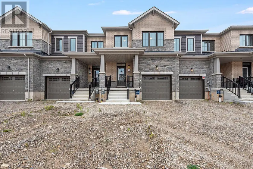 Townhouse at 389 STARLIGHT AVENUE, Woolwich