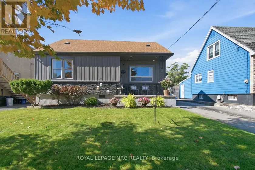 Detached at 113 LYONS AVENUE, Welland