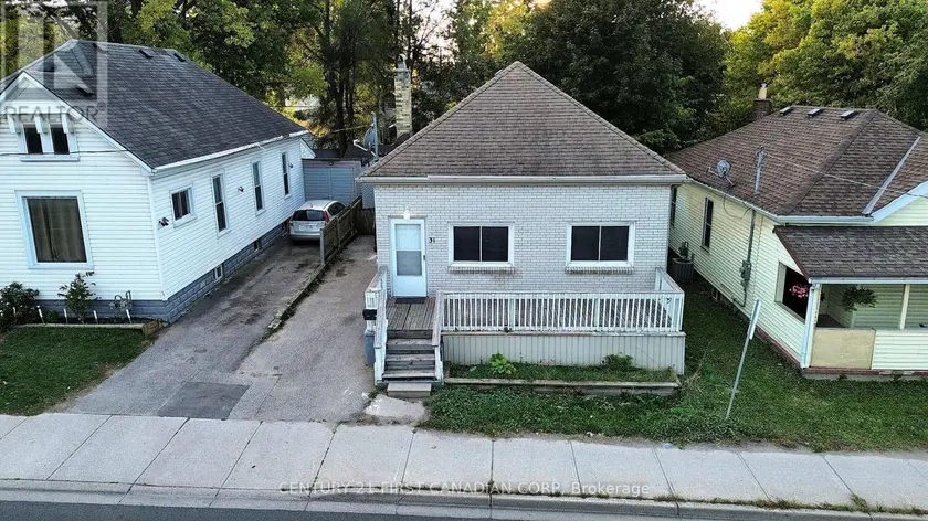 Detached at MAIN - 31 ADELAIDE STREET S, London South