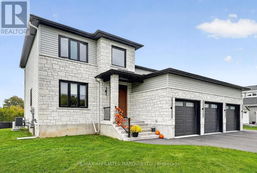 Detached at 20314 ANDREA AVENUE, South Glengarry