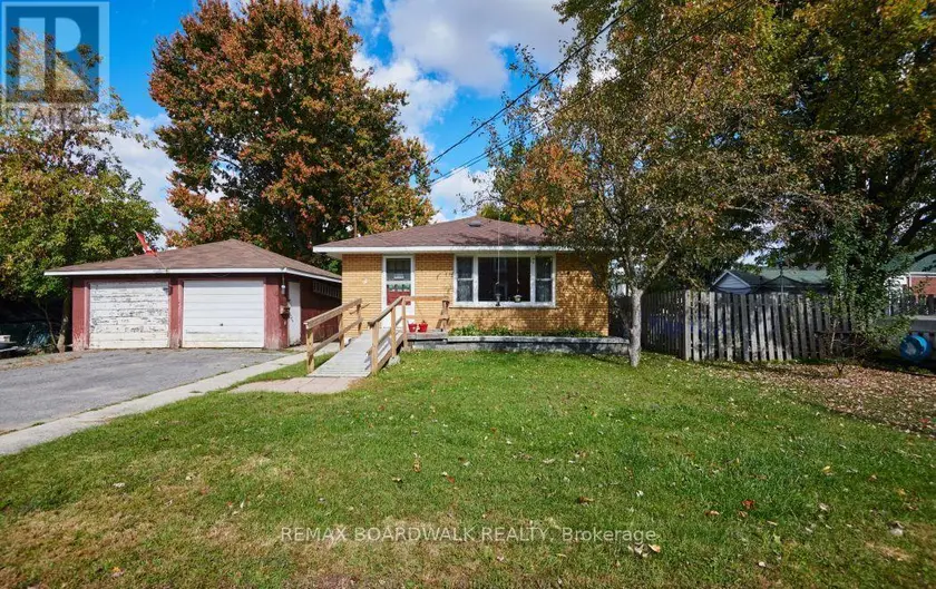 Detached at 4 DAVIDSON STREET W, Smiths Falls
