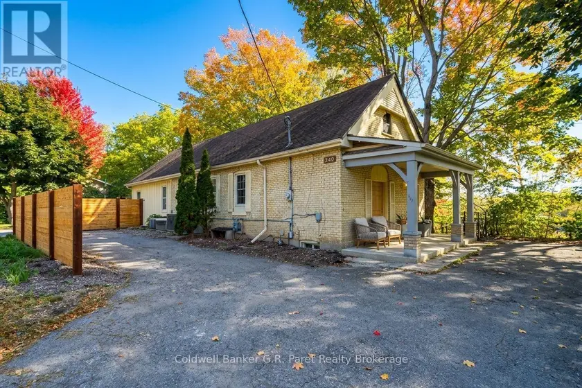Detached at 340 RIVERSIDE DRIVE, London North