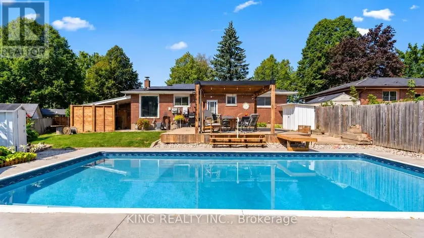Detached at 6 GENEVIVE CRESCENT, London East