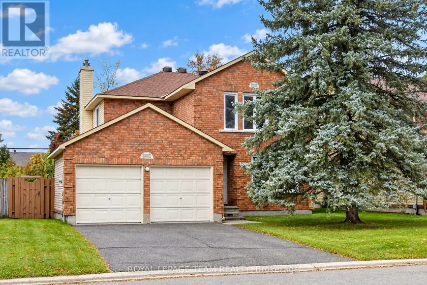 Detached at 97 HUNTSMAN CRESCENT, Ottawa