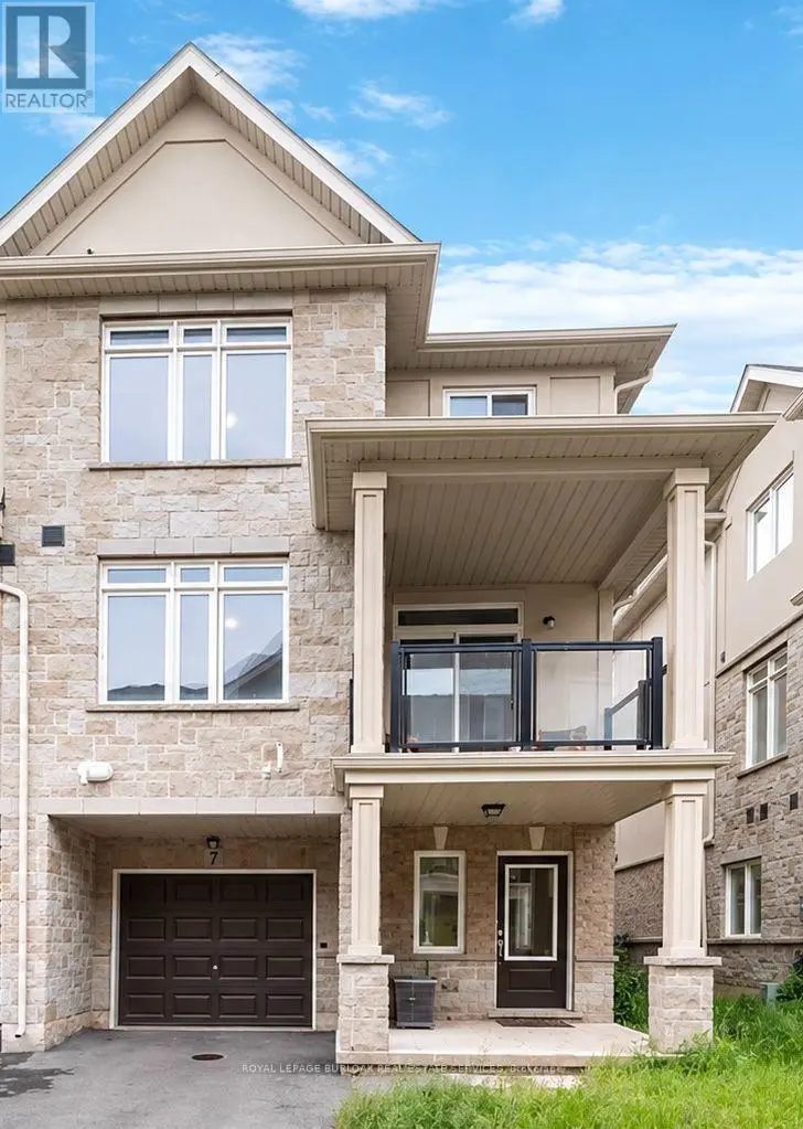 Townhouse at 7 - 40 ZINFANDEL DRIVE, Hamilton