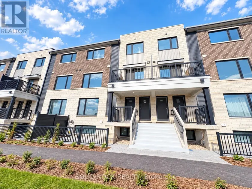 Townhouse at 18 - 1001 GLENROY GILBERT DRIVE, Ottawa