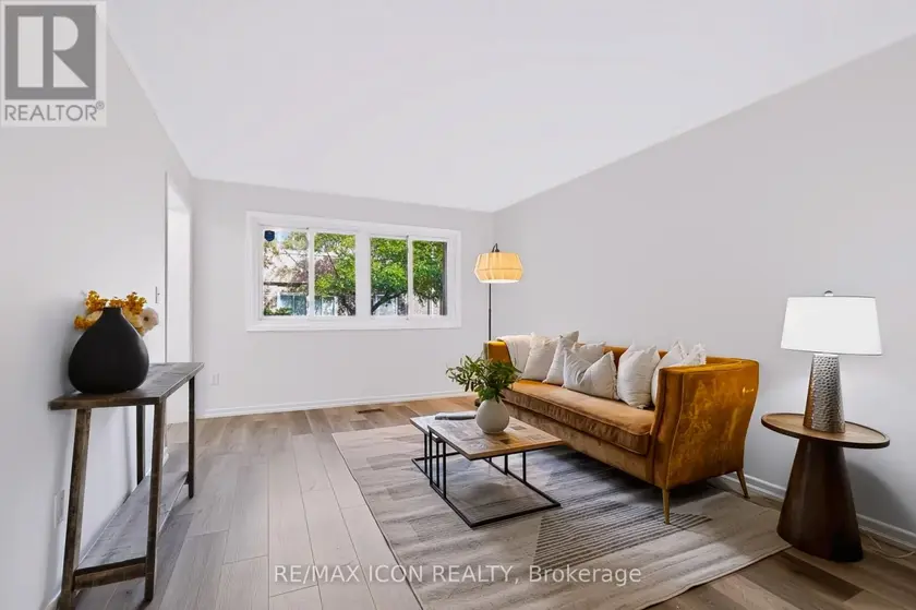 Townhouse at 102 - 121 UNIVERSITY AVENUE E, Waterloo