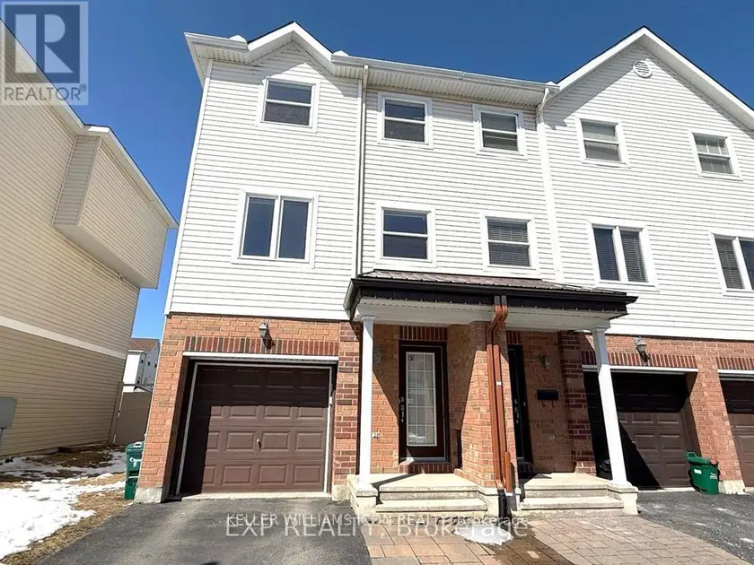 Townhouse at 374 MOFFAT POND COURT, Ottawa