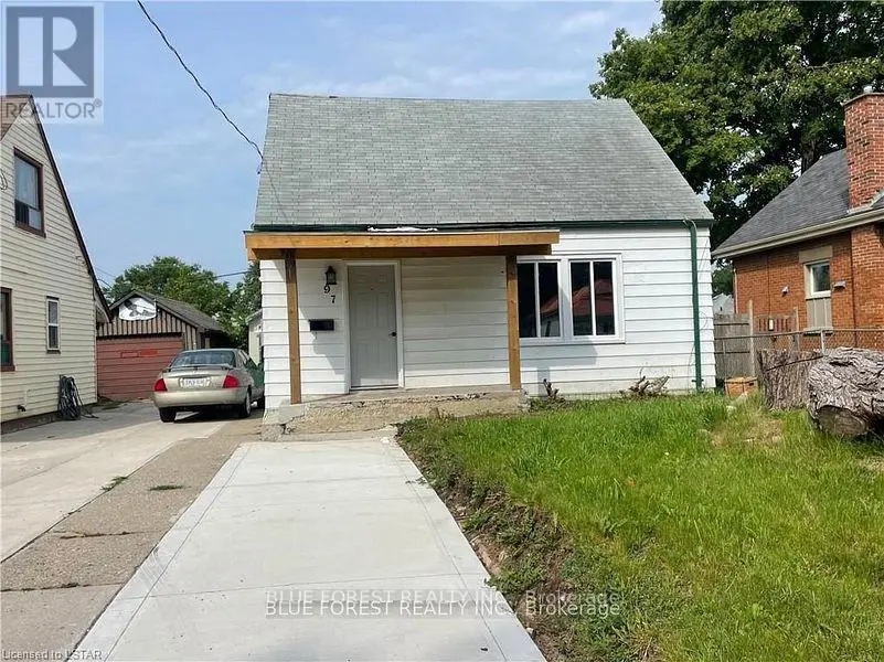 Detached at 97 DELAWARE STREET, London East