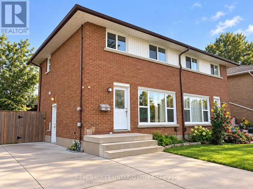 Semi-Detached/Link at 49 THOMPSON AVENUE, Thorold