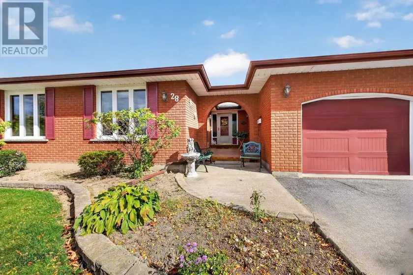Detached at 28 GLENPARK COURT, Welland