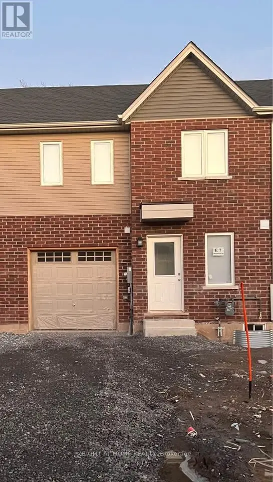 Townhouse at 335 CHAFFEY STREET, Welland