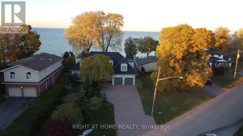 Detached at ROOM - 5 WENDAKEE DRIVE, Hamilton
