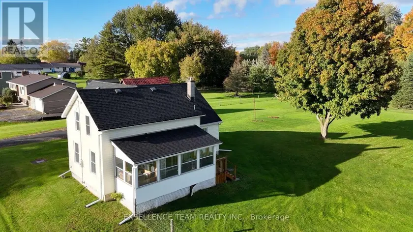 Detached at 7 MARY STREET, Edwardsburgh/Cardinal