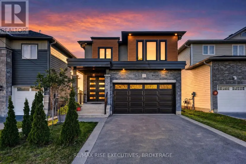 Detached at 14 PARK CRESCENT, Loyalist