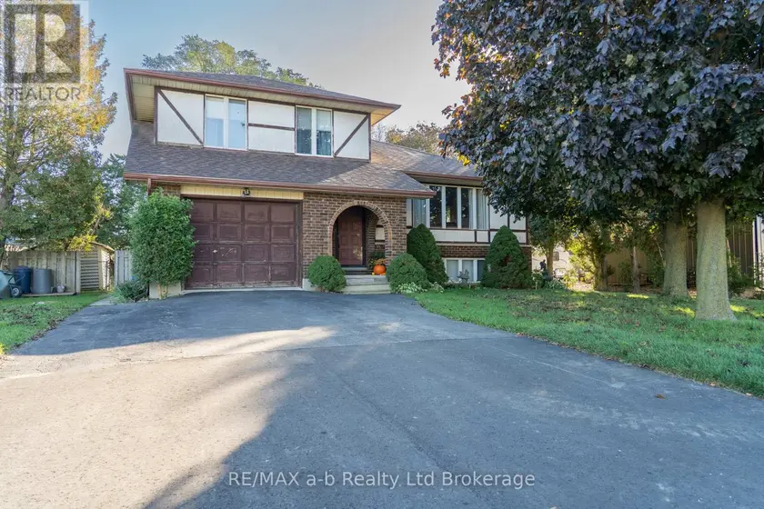 Detached at 2 CRANBERRY ROAD, Tillsonburg