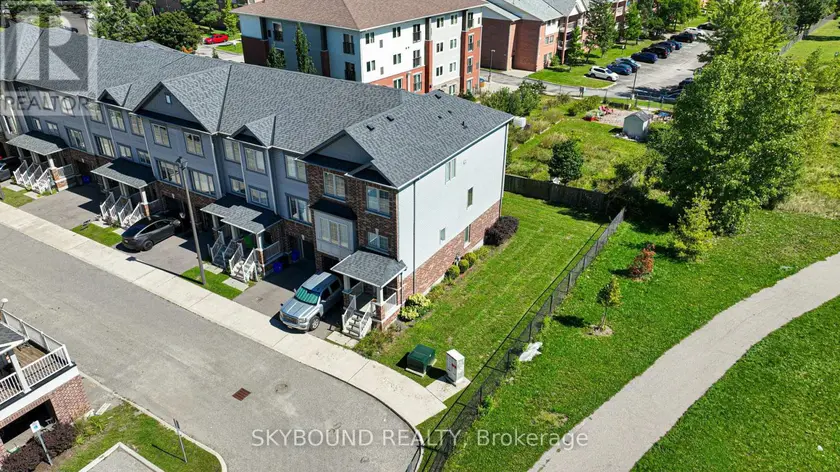 Townhouse at 8 - 395 LINDEN DRIVE, Cambridge