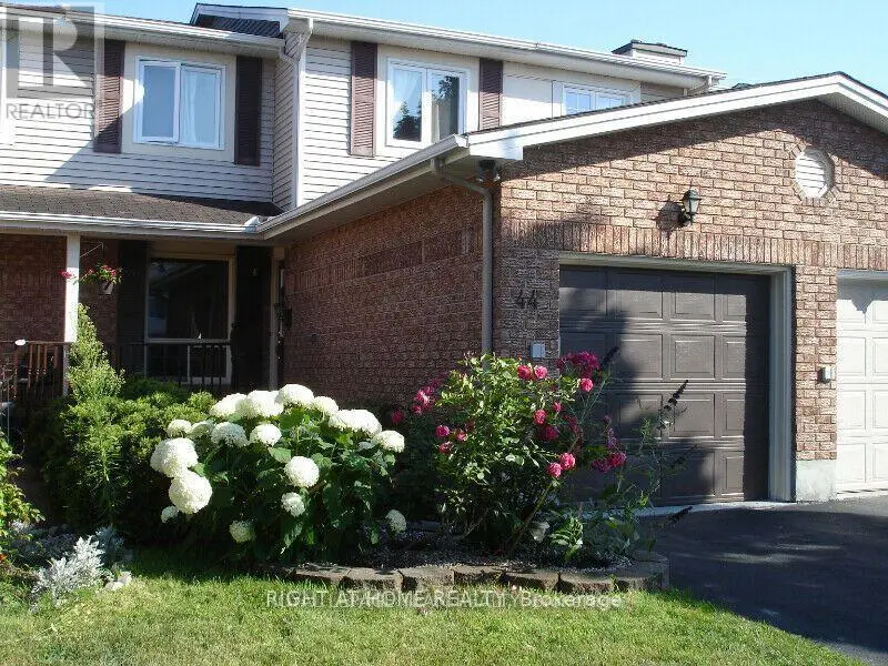 Townhouse at 44 BURLINGTON CRESCENT, Ottawa