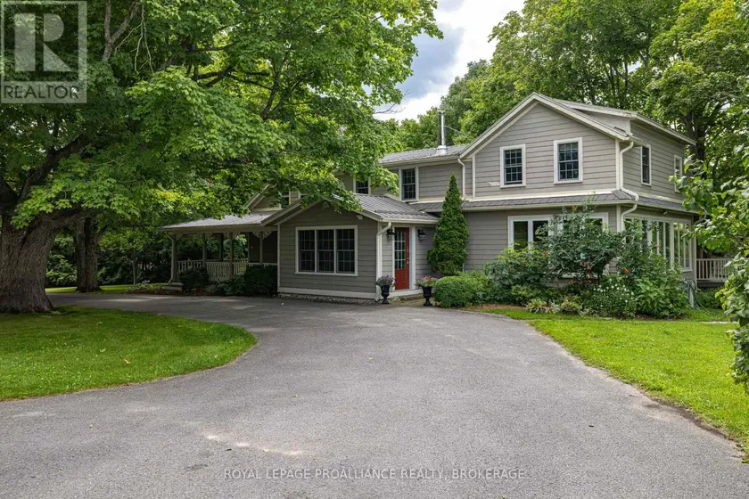 Detached at 3330 AMEY ROAD, Frontenac