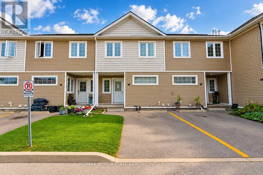 Townhouse at 8 - 23 HOWE DRIVE, Kitchener