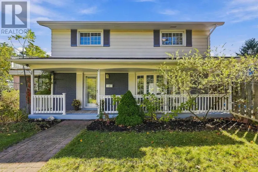 Detached at 66 SKYLINE DRIVE, Hamilton