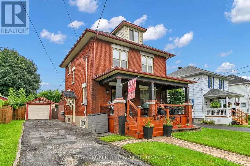 Detached at 214 FOURTH STREET W, Cornwall