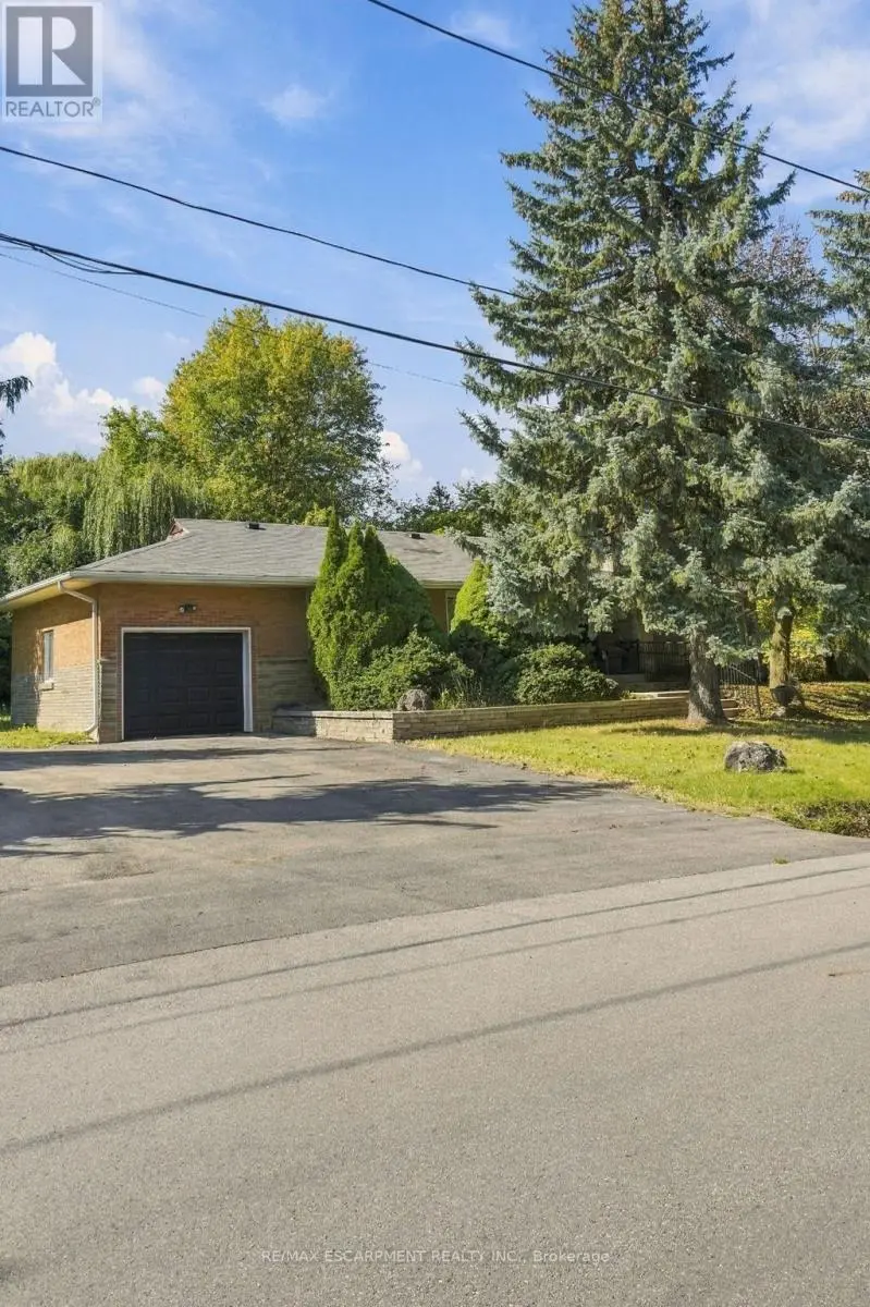 Detached at 904 MONTGOMERY DRIVE, Hamilton