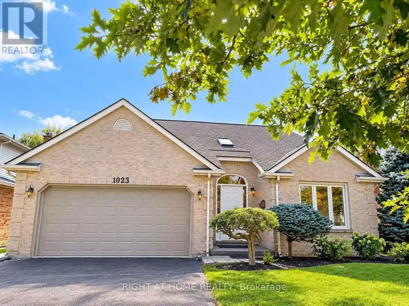 Detached at 1023 AURORA COURT, London North