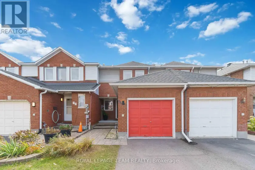 Townhouse at 68 WOODBURY CRESCENT, Ottawa