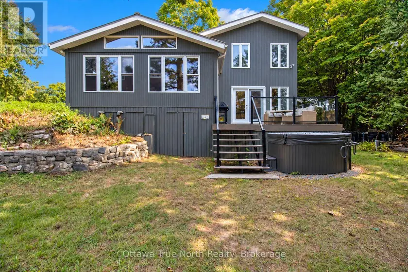 Detached at 1015C LEGION ROAD, Central Frontenac