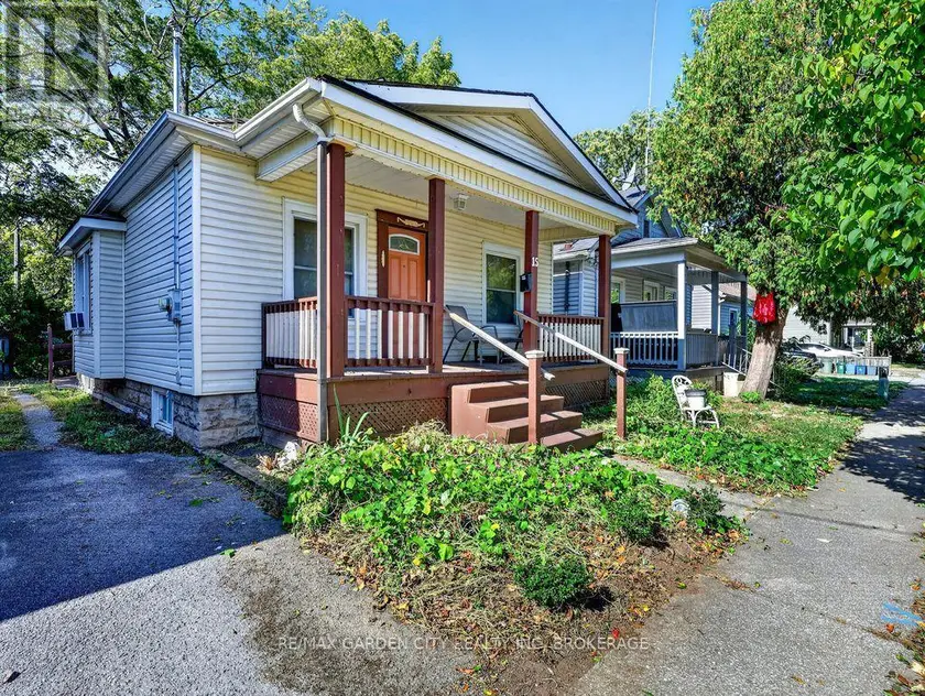 Detached at 15 RODMAN STREET, St. Catharines