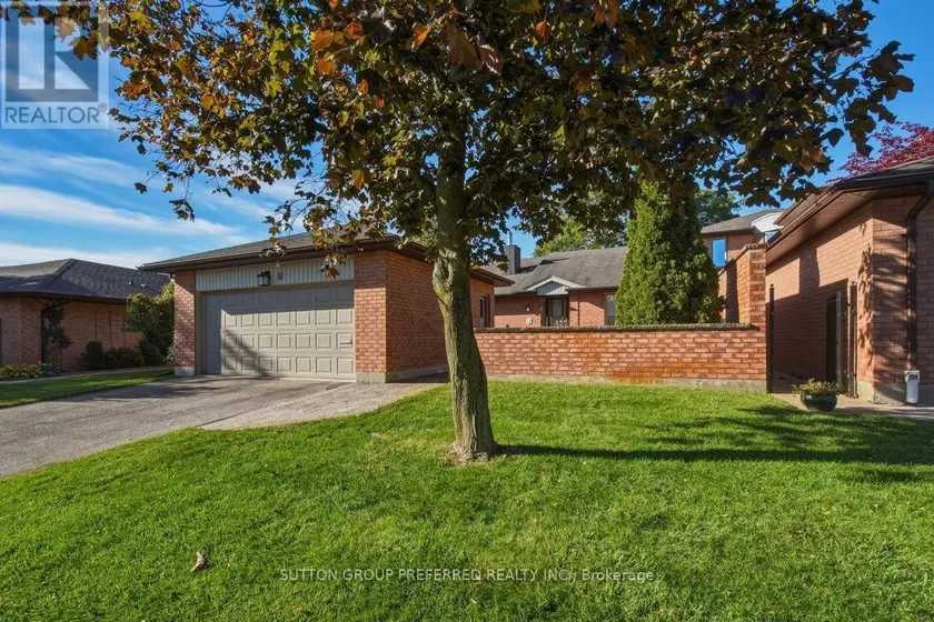 Townhouse at 31 - 55 FIDDLERS GREEN ROAD, London North