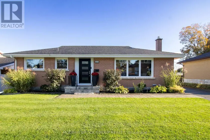 Detached at 10 MANOR DRIVE, Brockville