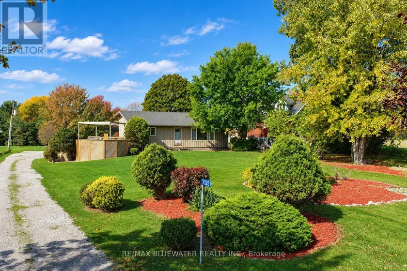 Detached at 71251 BLUEWATER HIGHWAY, Bluewater