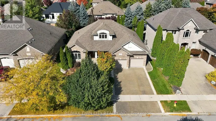 Detached at 209 LONGVIEW CRESCENT, Kitchener