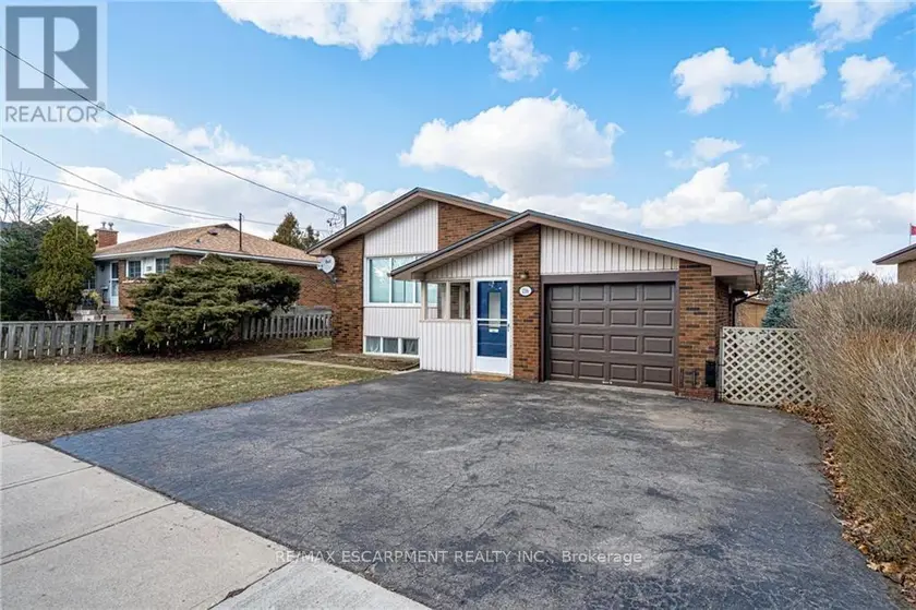 Detached at 116 MOHAWK ROAD W, Hamilton